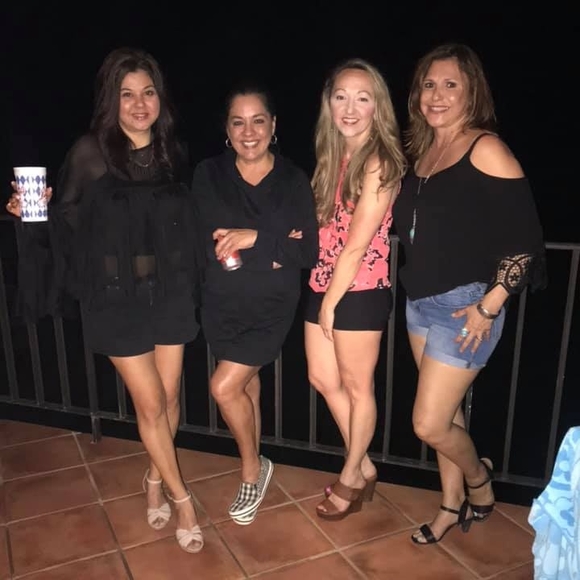 Meet your Posher, Veronica - Picture 1 of 1